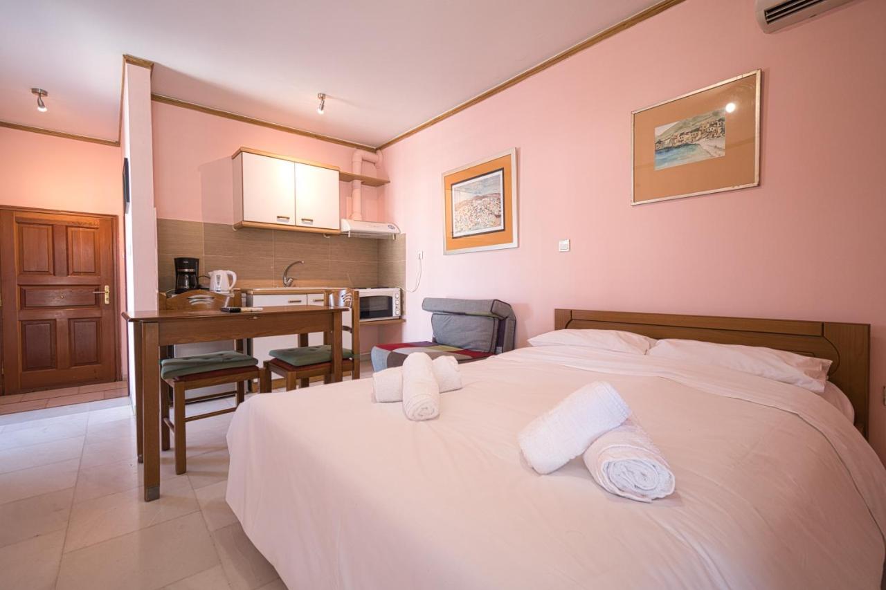 Tiny Studio Marousi Area Apartment Athens Exterior photo